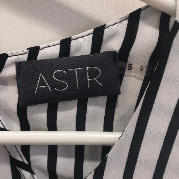 Aritzia ASTR fun striped top - Picture 3 of 5
